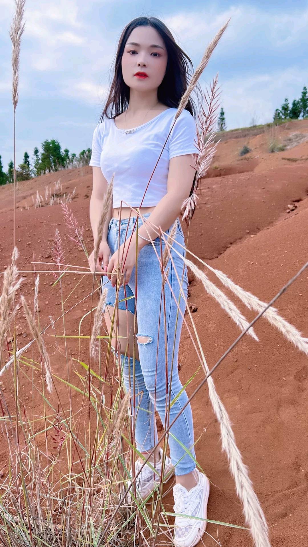 牛仔裤美女秋天里的牛仔裤美女牛仔裤美女