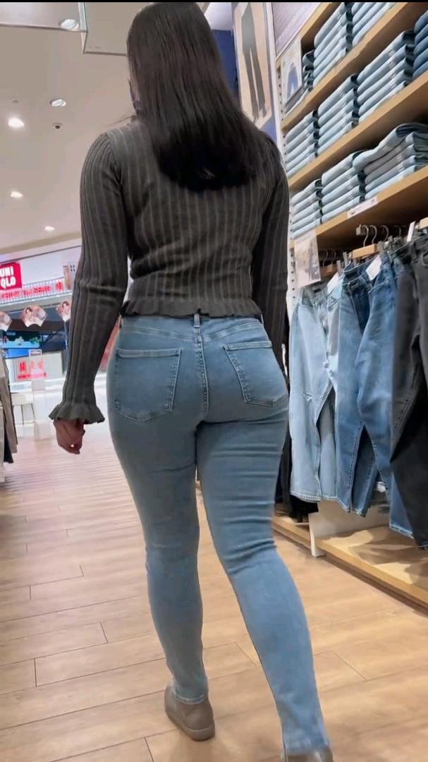 [视频]服装店的牛仔裤美女