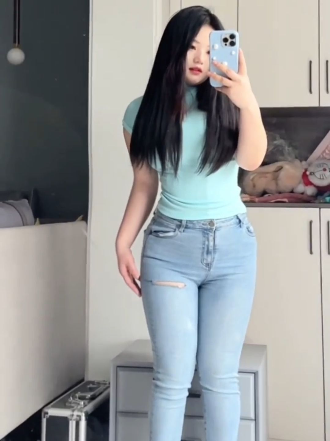 [视频]丰满的牛仔裤美女